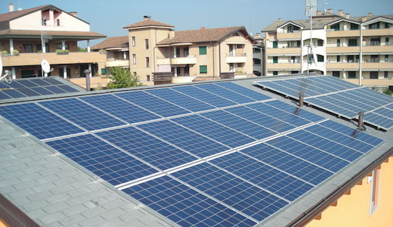 Dispositivi anti caduta per tetti di tegole, lamiera grecata, con assorbitori di energia 